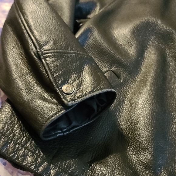 Men's Leather Jacket - Picture 2 of 8